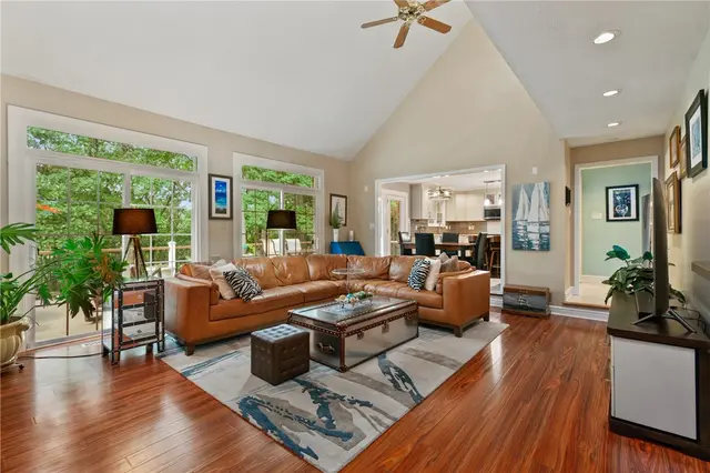 2474 Wedgewood Drive gallery image 34