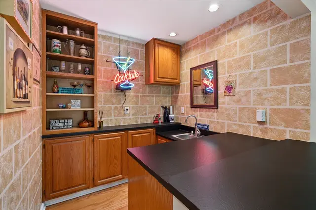 2474 Wedgewood Drive gallery image 35
