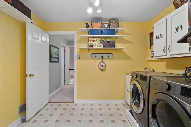 2474 Wedgewood Drive gallery image 47