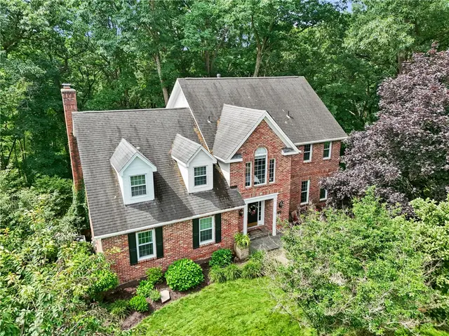 2474 Wedgewood Drive gallery image 48