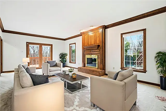 2478 Matterhorn Dr gallery image 6