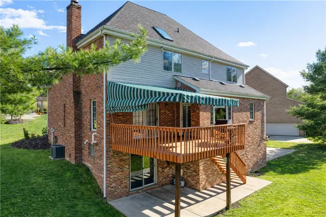 2478 Matterhorn Dr gallery image 9