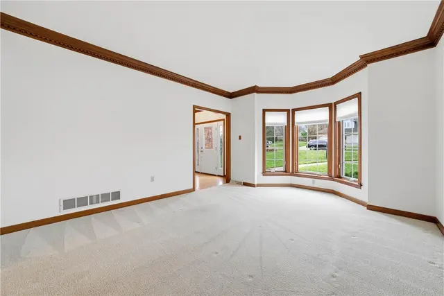 2478 Matterhorn Dr gallery image 17