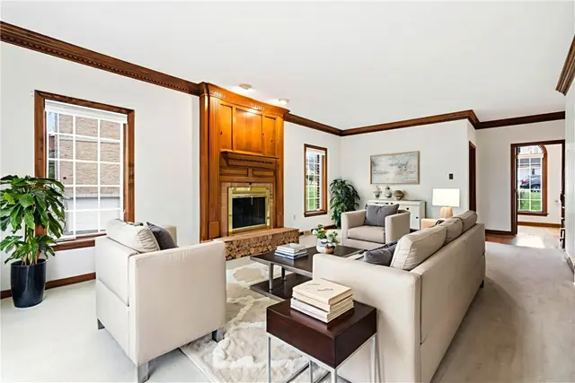 2478 Matterhorn Dr gallery image 23