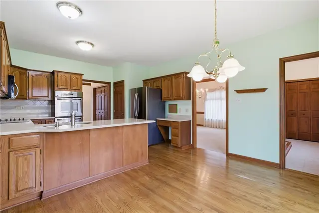 2478 Matterhorn Dr gallery image 34