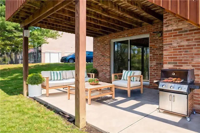 2478 Matterhorn Dr gallery image 35