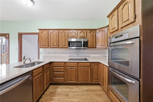 2478 Matterhorn Dr gallery image 36