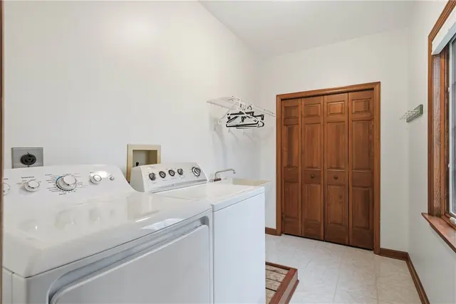 2478 Matterhorn Dr gallery image 48