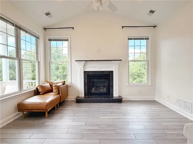 248 Adams Pointe Blvd 7 gallery image 14