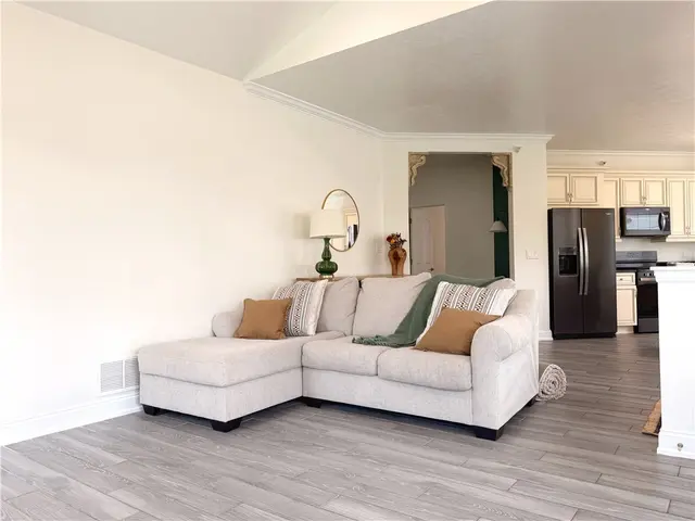 248 Adams Pointe Blvd 7 gallery image 15