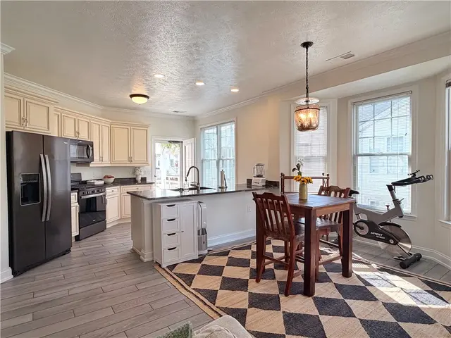 248 Adams Pointe Blvd 7 gallery image 25