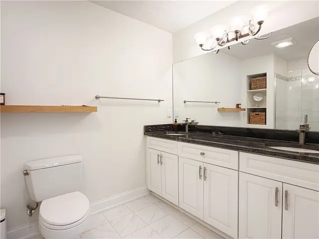 248 Adams Pointe Blvd 7 gallery image 32