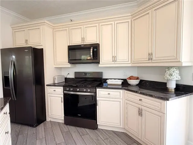248 Adams Pointe Blvd 7 gallery image 36