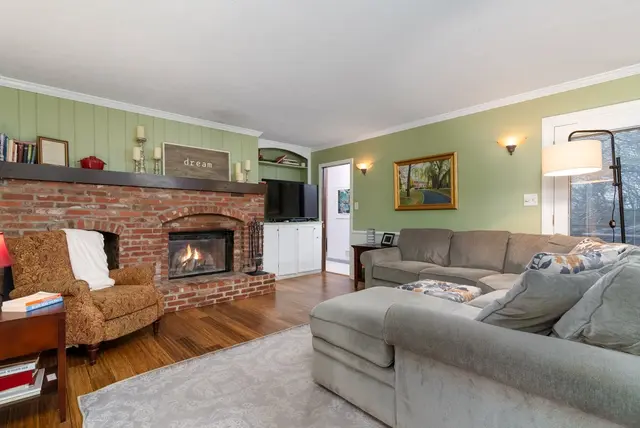 2491 Alydar Dr gallery image 8