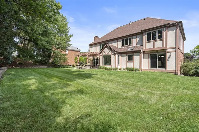 2495 Matterhorn Drive gallery image 7