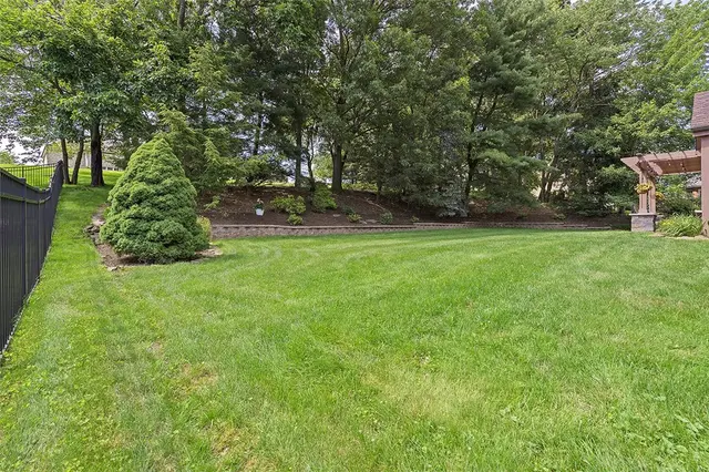 2495 Matterhorn Drive gallery image 17