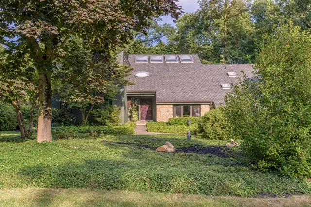 2498 Foxbriar Ct gallery image 5