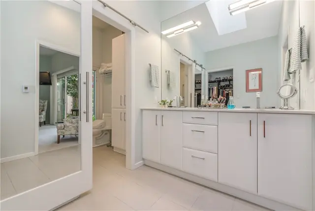 2498 Foxbriar Ct gallery image 8