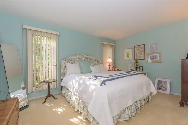 2498 Foxbriar Ct gallery image 10