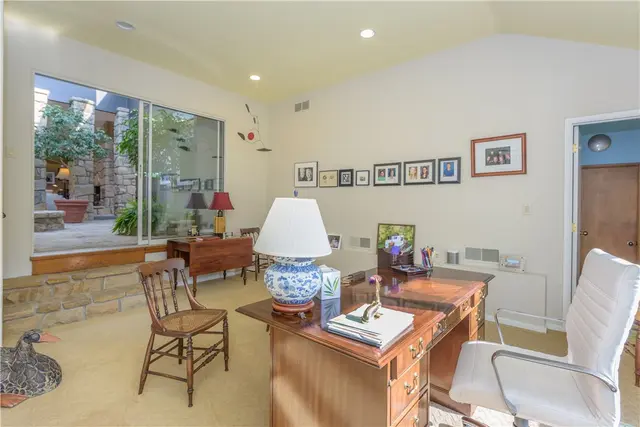 2498 Foxbriar Ct gallery image 11