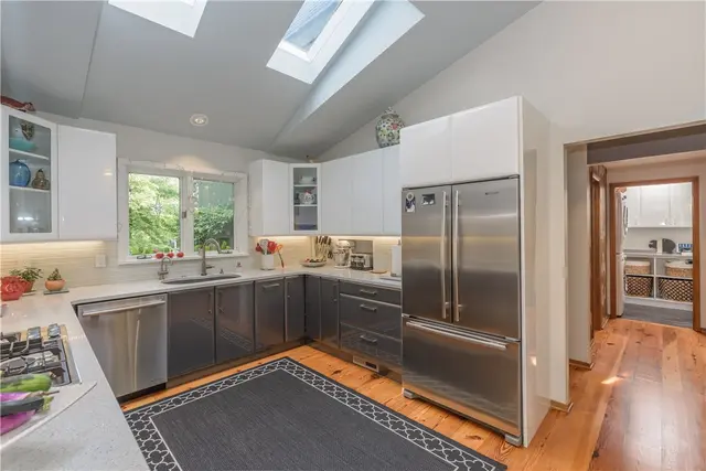 2498 Foxbriar Ct gallery image 12