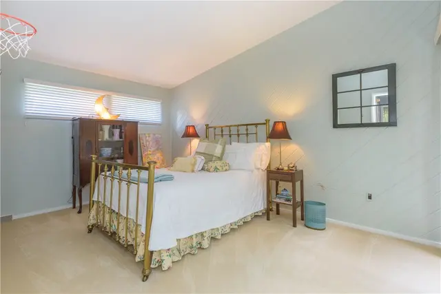 2498 Foxbriar Ct gallery image 16