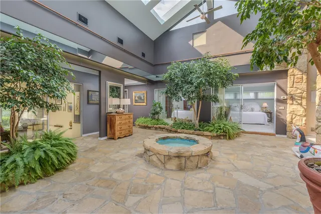2498 Foxbriar Ct gallery image 24