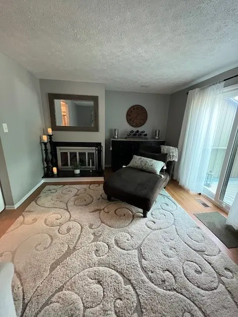 25 Maple Ct. gallery image 5