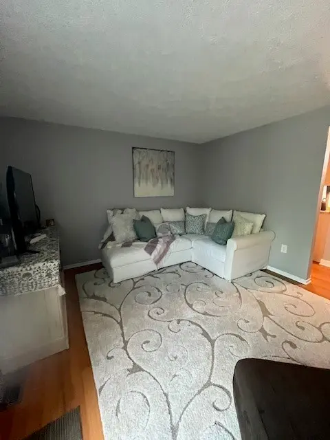 25 Maple Ct. gallery image 19