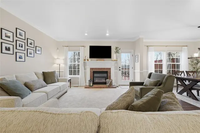 250 Corey Dr gallery image 4