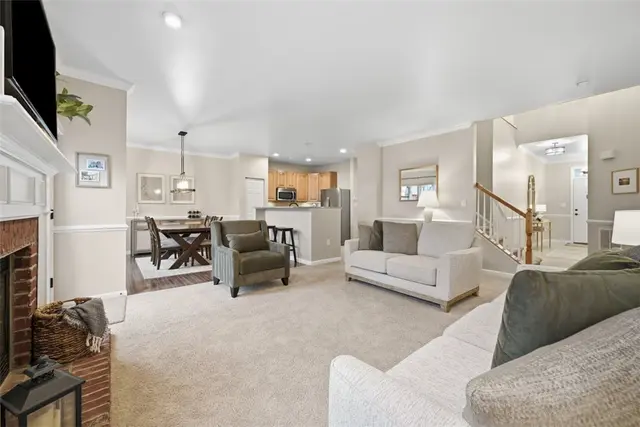250 Corey Dr gallery image 6