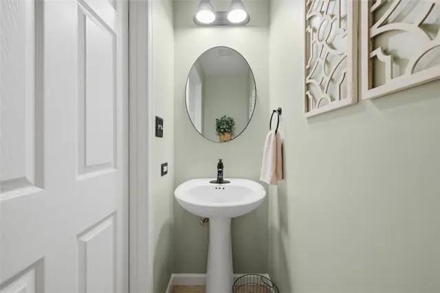 250 Corey Dr gallery image 15