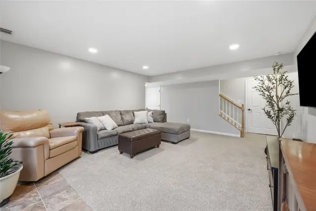 250 Corey Dr gallery image 27