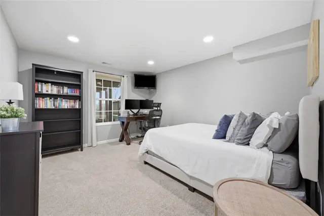 250 Corey Dr gallery image 28