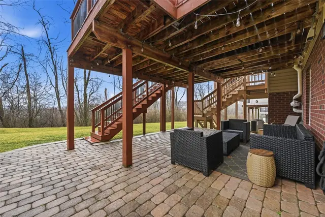 250 Corey Dr gallery image 33