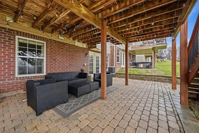 250 Corey Dr gallery image 34
