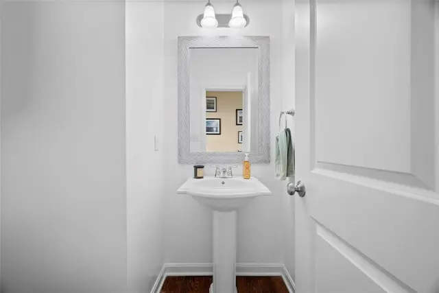 251 Estates Drive gallery image 4