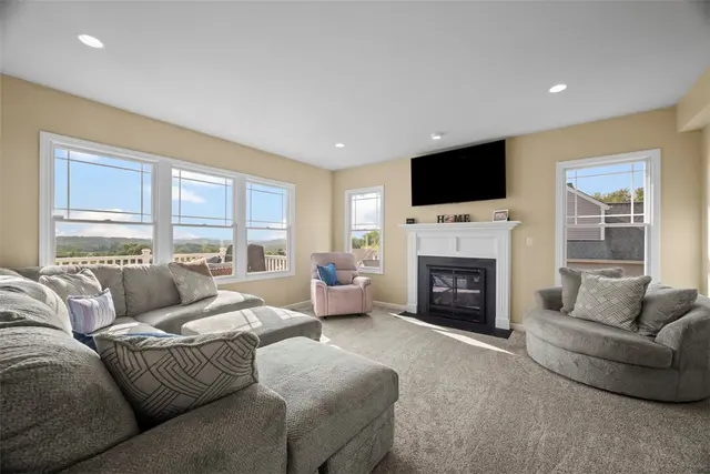 251 Estates Drive gallery image 39