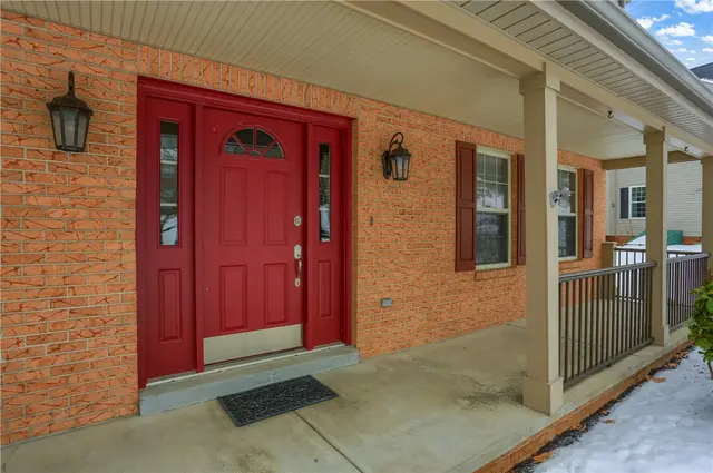 251 Saint Leonards Ln gallery image 3