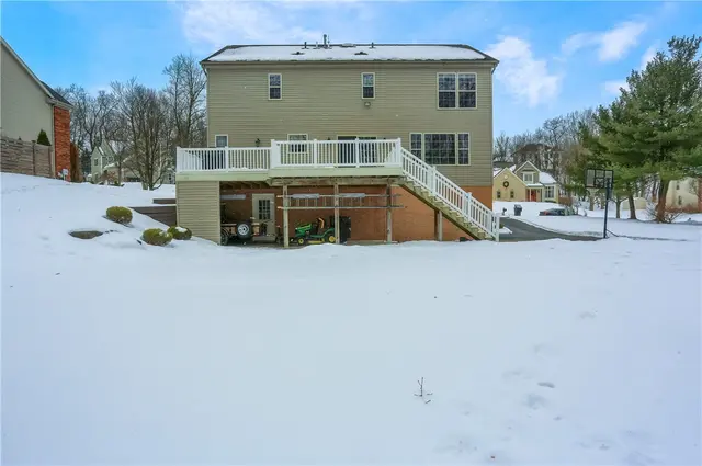 251 Saint Leonards Ln gallery image 13