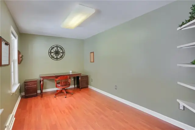 251 Saint Leonards Ln gallery image 16