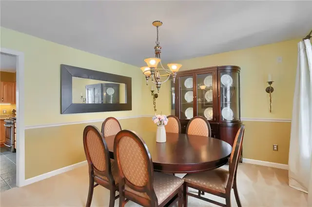 251 Saint Leonards Ln gallery image 19