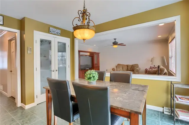 251 Saint Leonards Ln gallery image 26