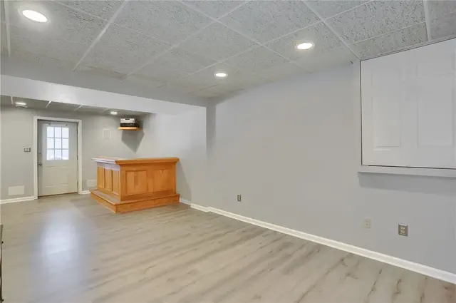 251 Saint Leonards Ln gallery image 31