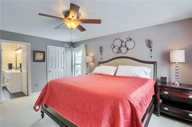 251 Saint Leonards Ln gallery image 37