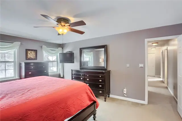 251 Saint Leonards Ln gallery image 38