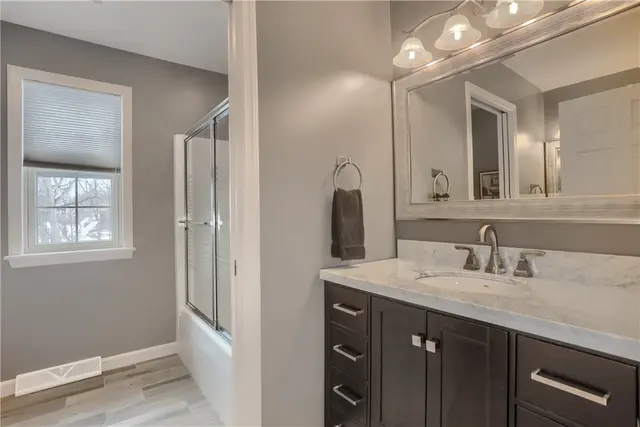 251 Saint Leonards Ln gallery image 41