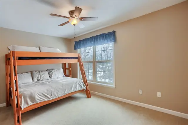 251 Saint Leonards Ln gallery image 43