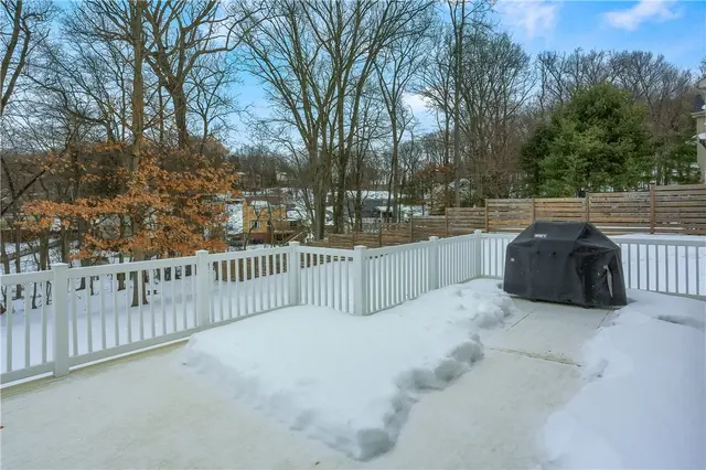 251 Saint Leonards Ln gallery image 46