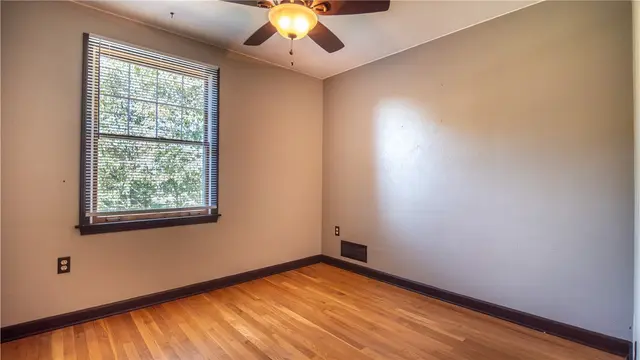 2516 Nicholson Rd gallery image 4